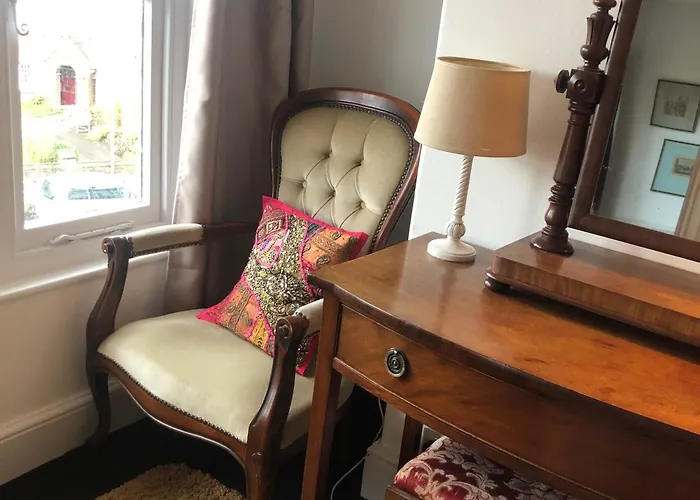 Lovely Room In Period Townhouse