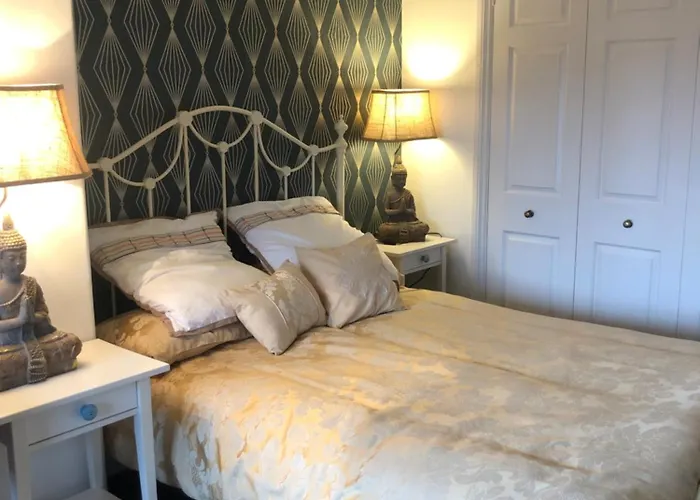 Lovely Room In Period Townhouse