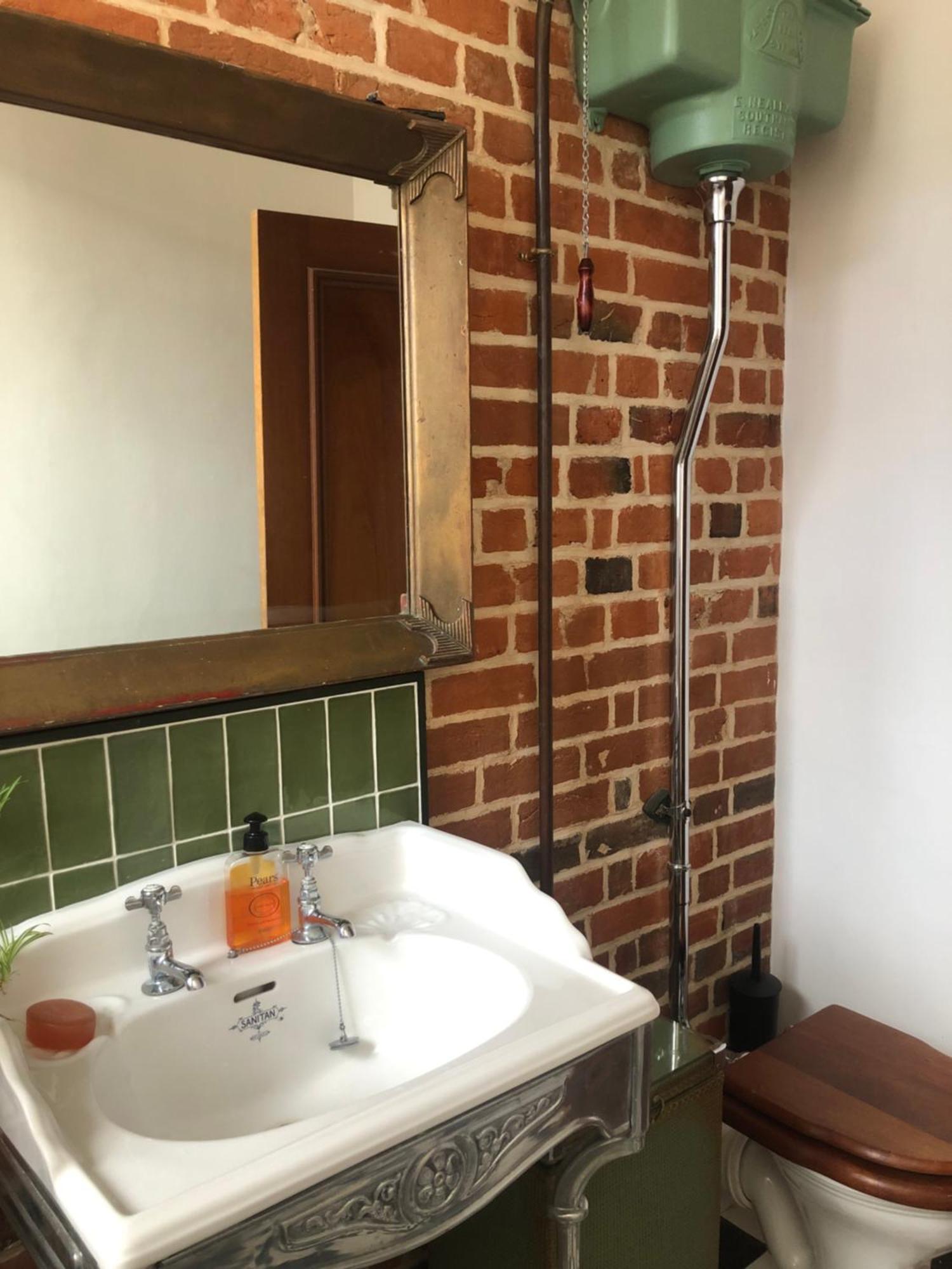 Lovely In Period Townhouse *