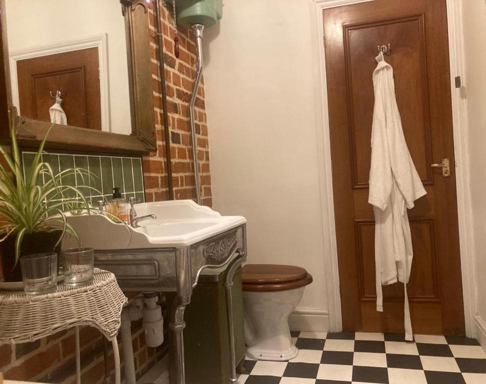 Accommodatie bij particulieren Lovely In Period Townhouse *